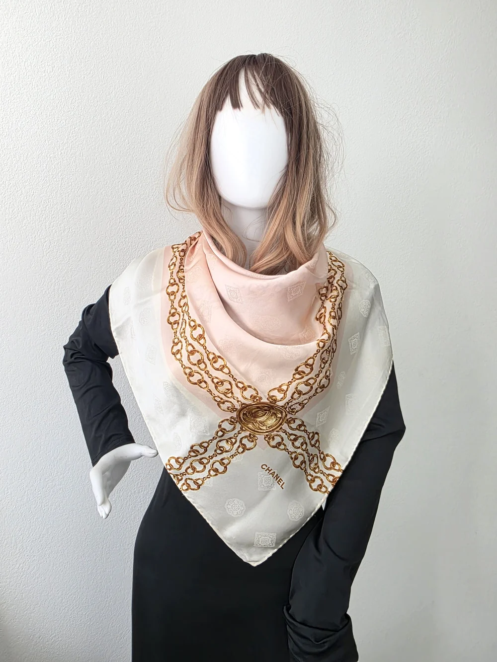 Auth CHANEL Pink & Cream Gold Chain-Print Silk Scarf - Picture 1 of 7